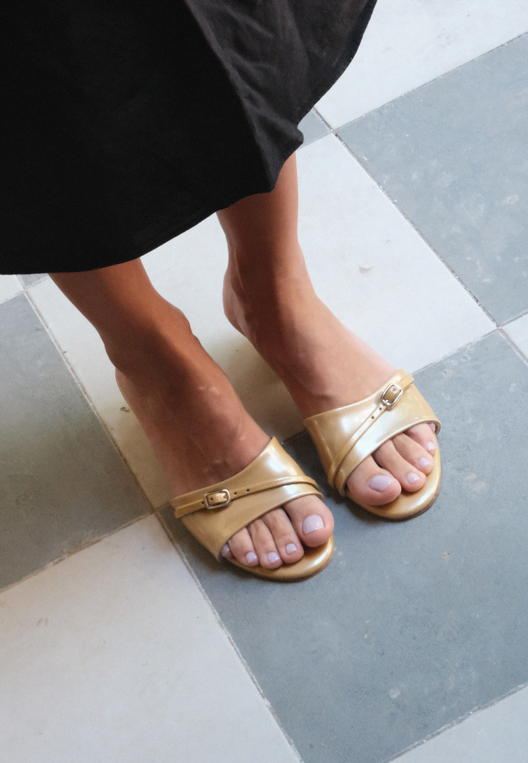 GIA SANDALS | PATENT BUTTER