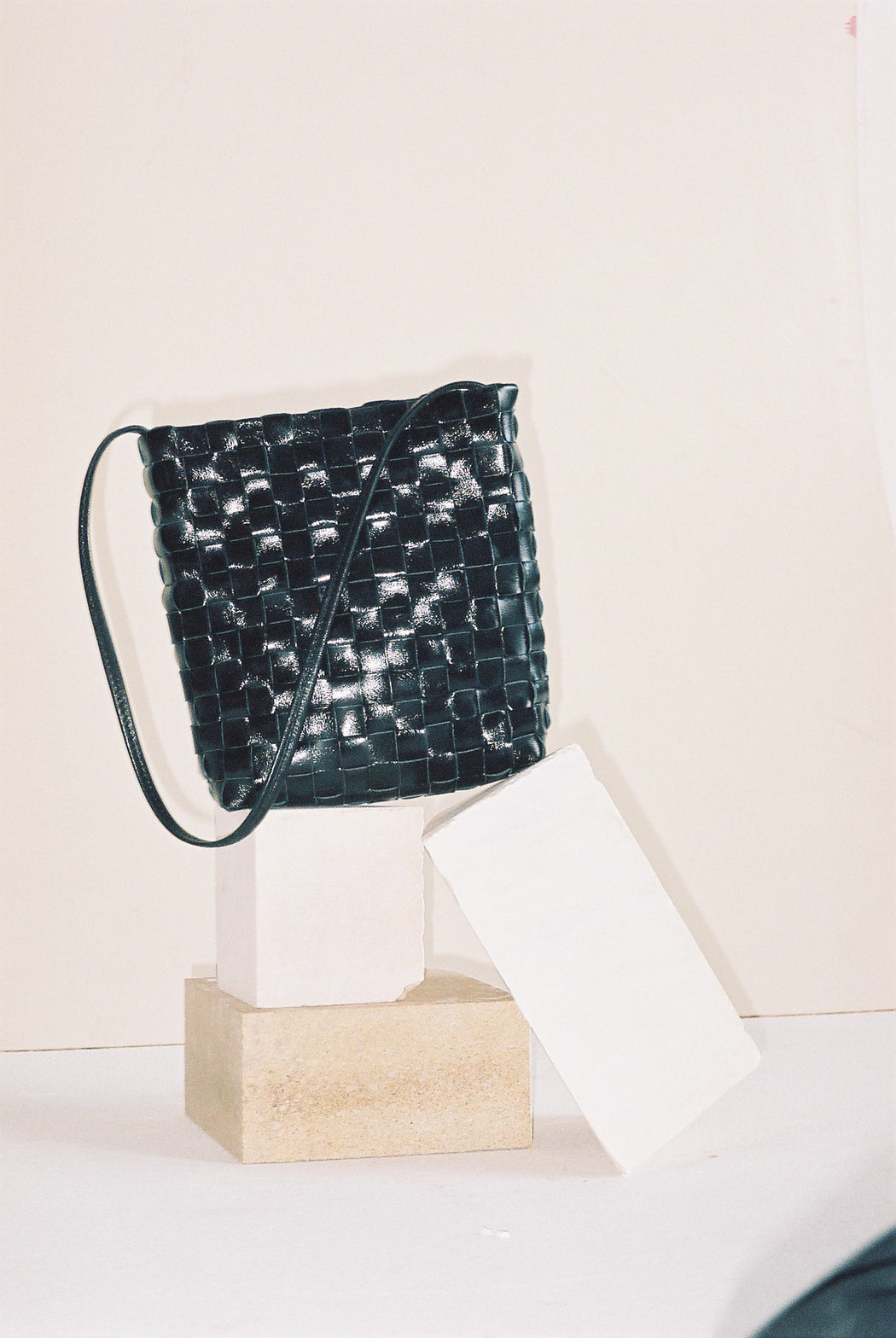 Shaker Bag — Black — Narrow Weave