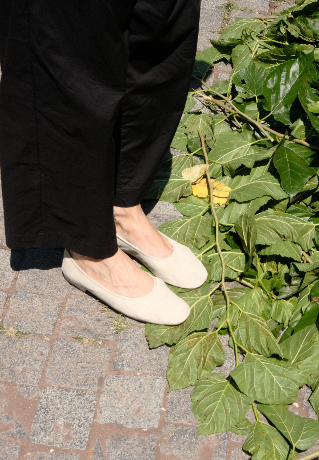 MARGOT FLATS | Beige Suede