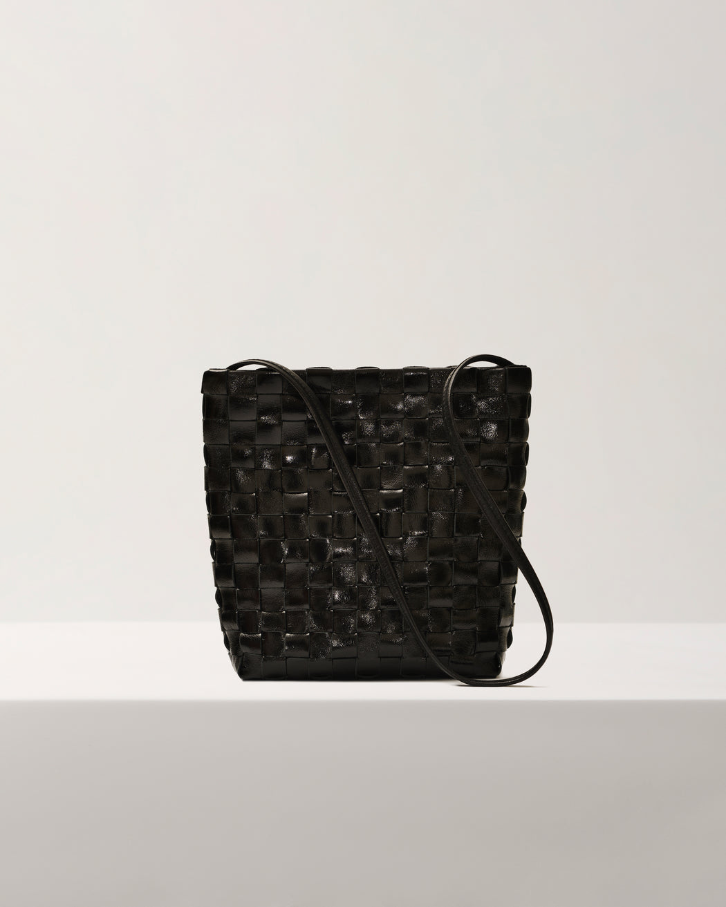 Shaker Bag — Black — Narrow Weave